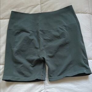 Alphalete amplify shorts